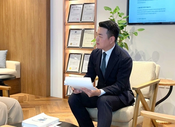 배우자 외도 인한 이혼소송 시 합법적으로 증거 수집해야